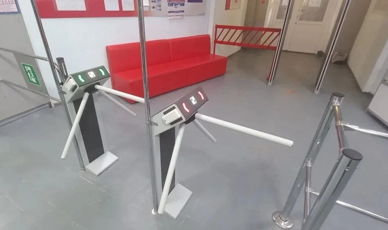 В школы одного из городов Коми внедряют единые электронные карты для расчетов в столовой и прохода в здание