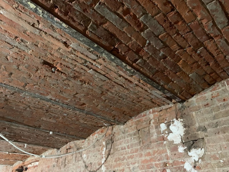 В Сыктывкаре продолжаются работы по первому этапу капремонта памятника архитектуры регионального значения "Уездная земская управа"