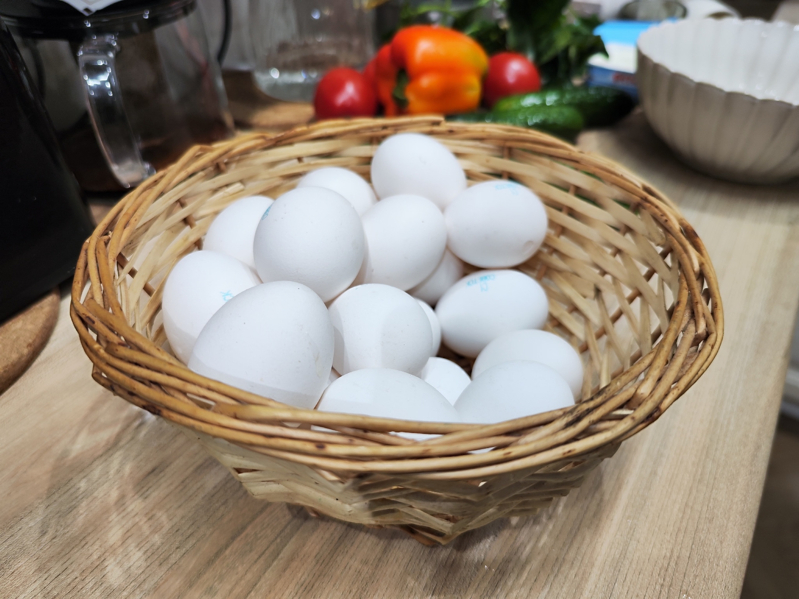 Зачем копить яичную скорлупу для огорода: простые способы применения без заморочек