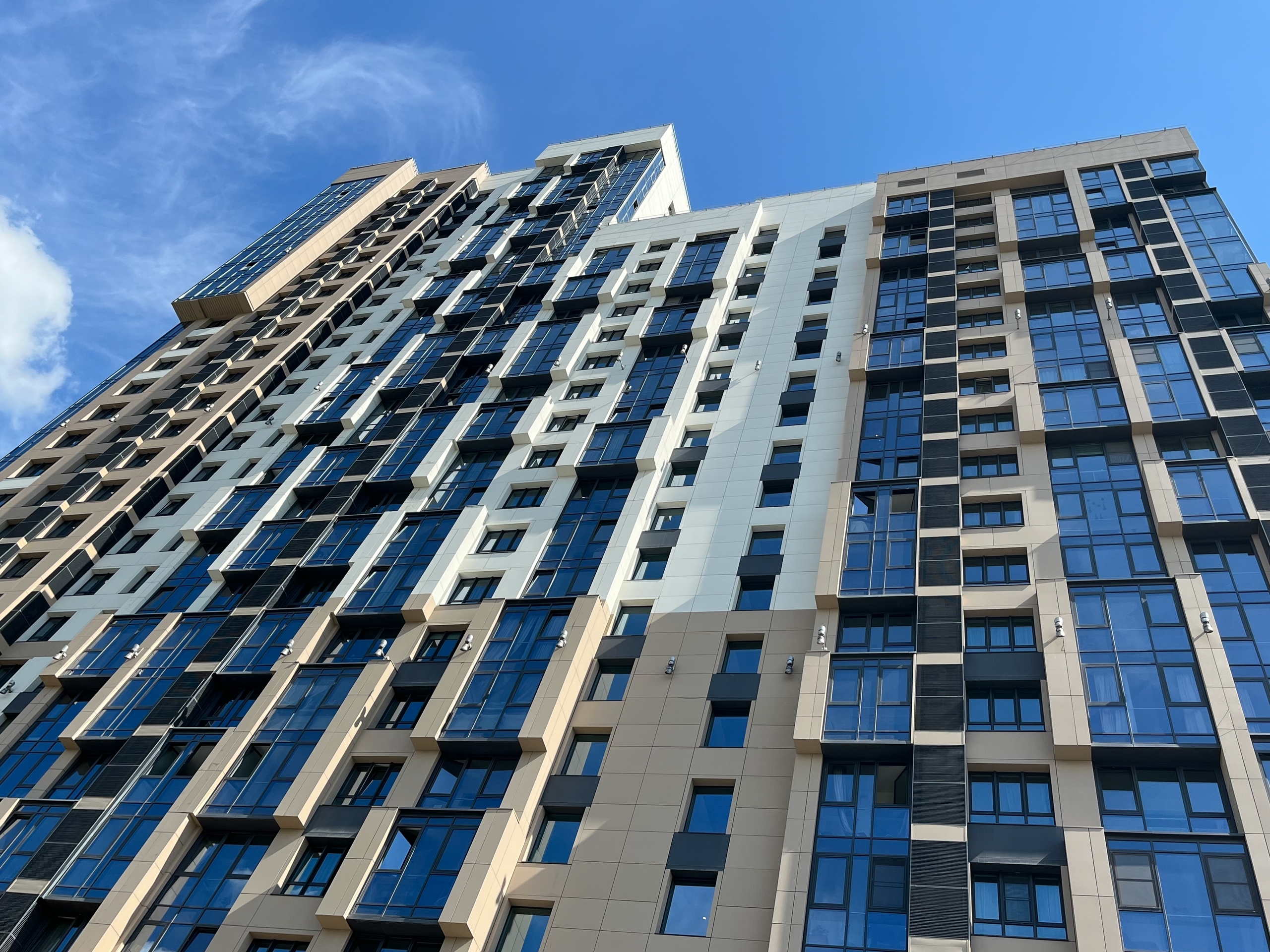 Жить одному — новый тренд: теперь умные люди выбирают не делиться пространством, а предпочитают тишину и покой