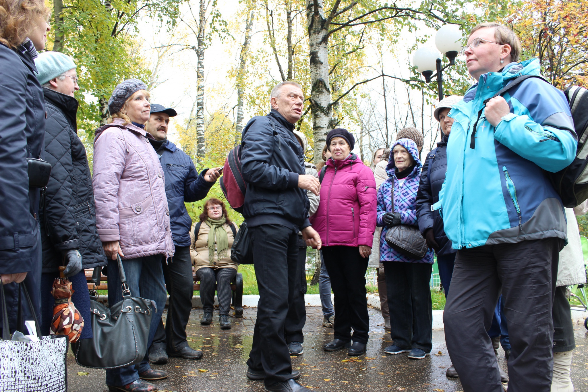 В Сыктывкаре прошла историческая экскурсия: как строились первые школы и почему в них не хотели учиться