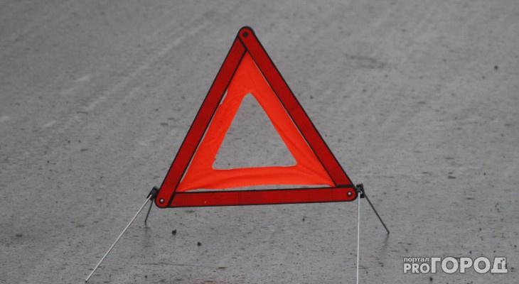 Очевидцы сообщили, что у автовокзала в Сыктывкаре машина сбила ребенка