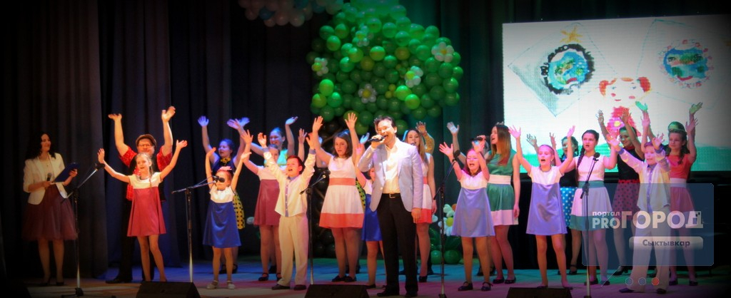 На благотворительном концерте в Сыктывкаре собрали 110 000 рублей для инвалидов (фото)