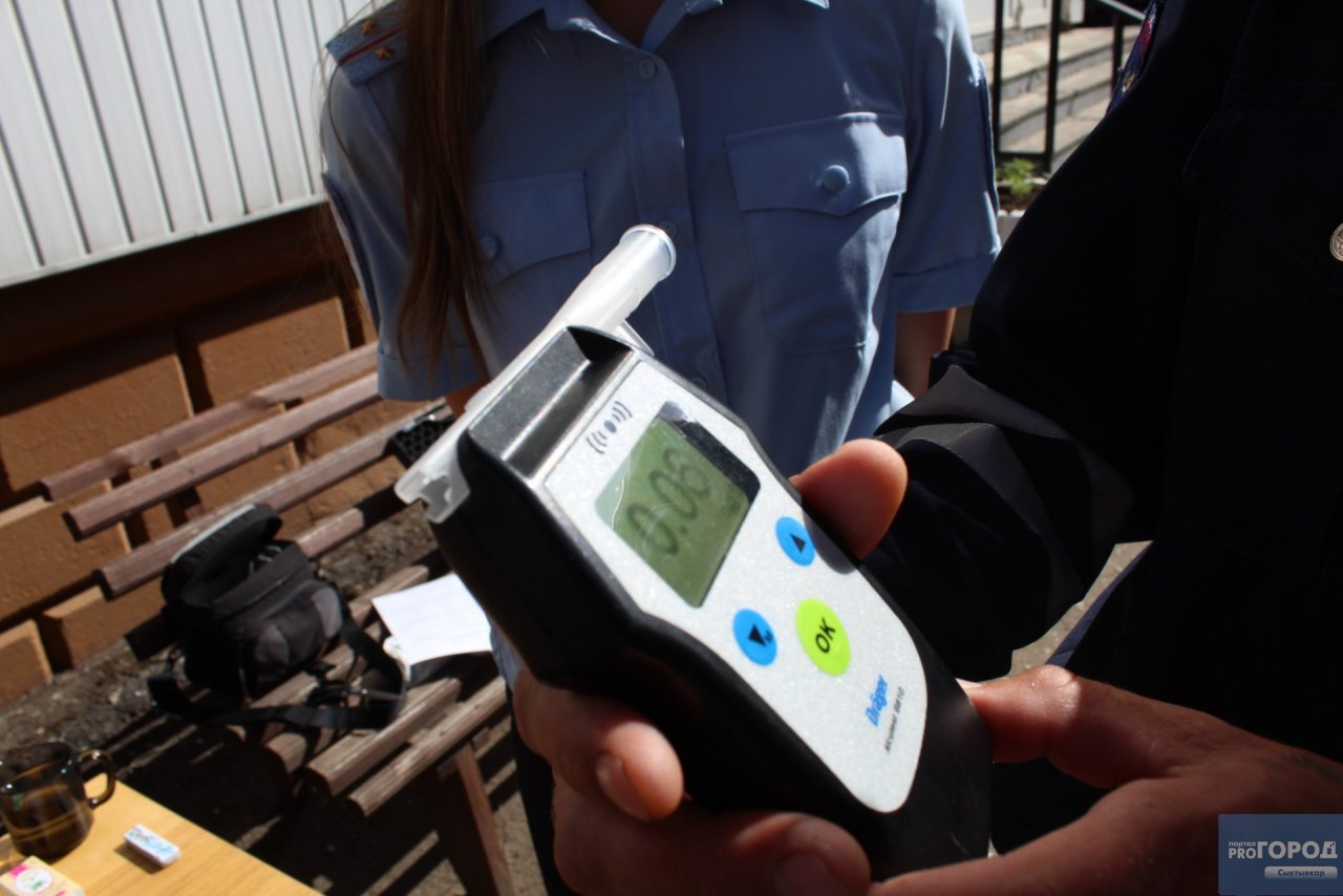 Сотрудники ГИБДД развеяли мифы об алкотестерах и фотовидеофиксации на дорогах Сыктывкара (фото)