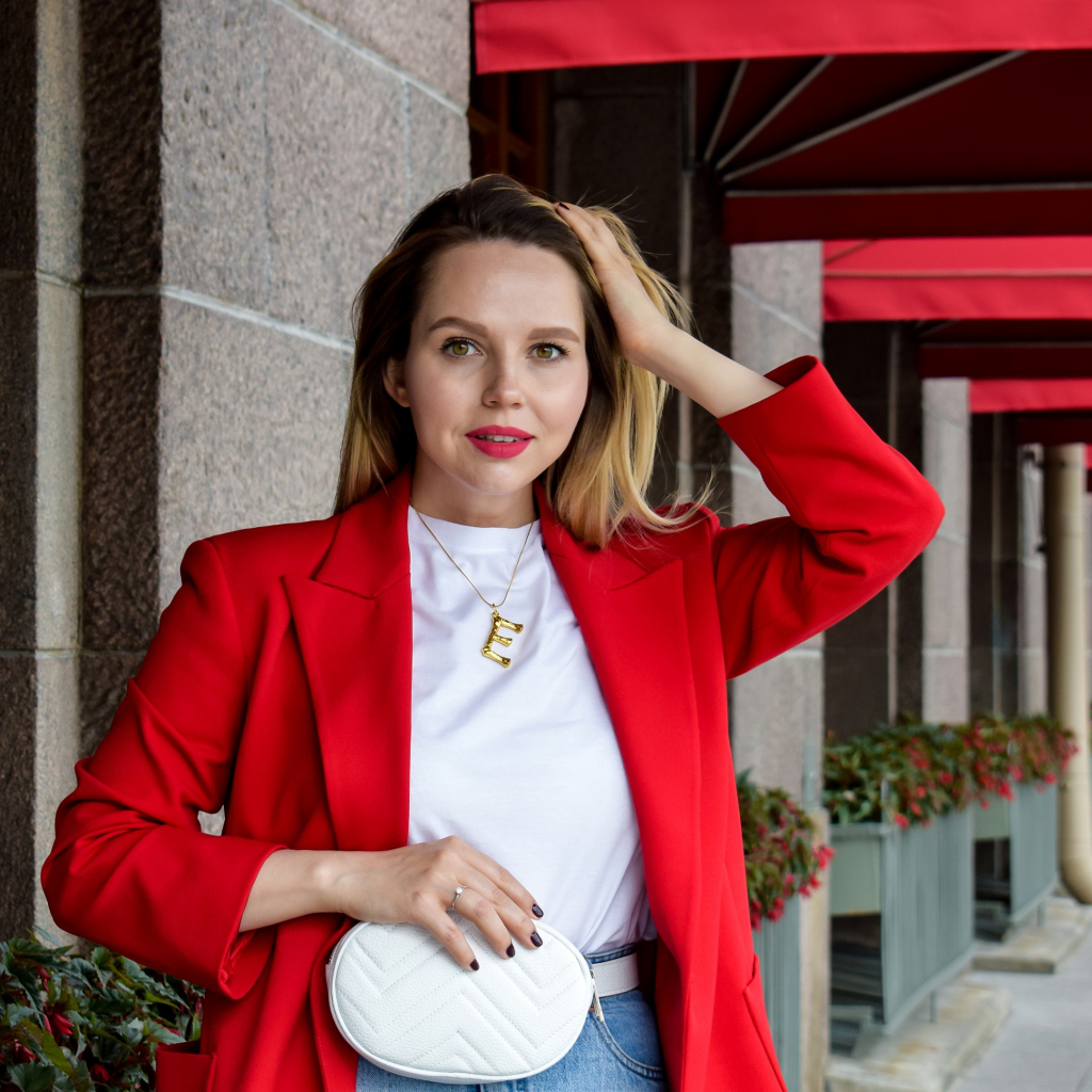 «Огненные» девушки: 7 ярких фото сыктывкарок в красном из Instagram