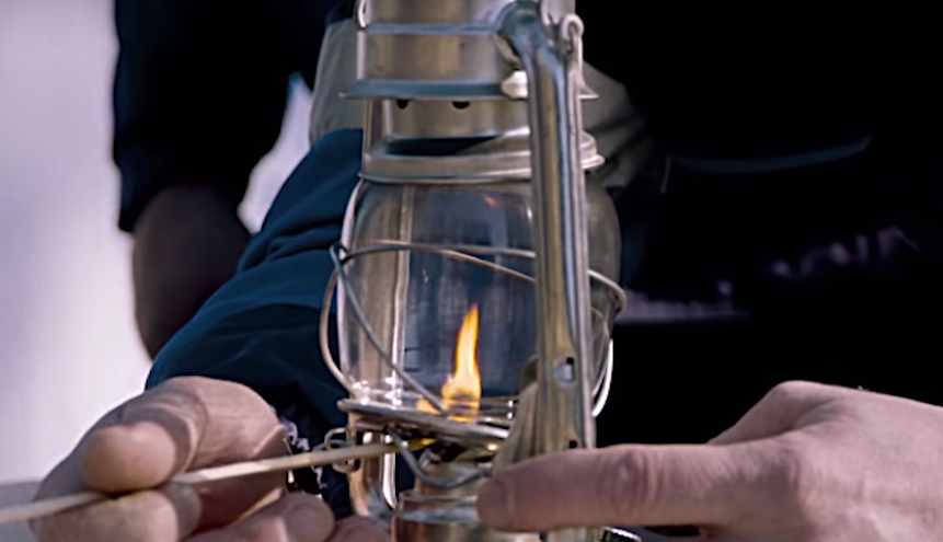 В Сыктывкаре сняли мини-фильм о том, как Вечный огонь готовят ко Дню Победы