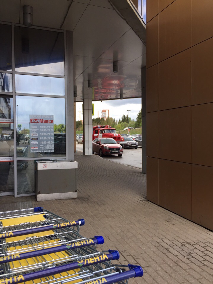 В Сыктывкаре эвакуировали крупный торговый центр