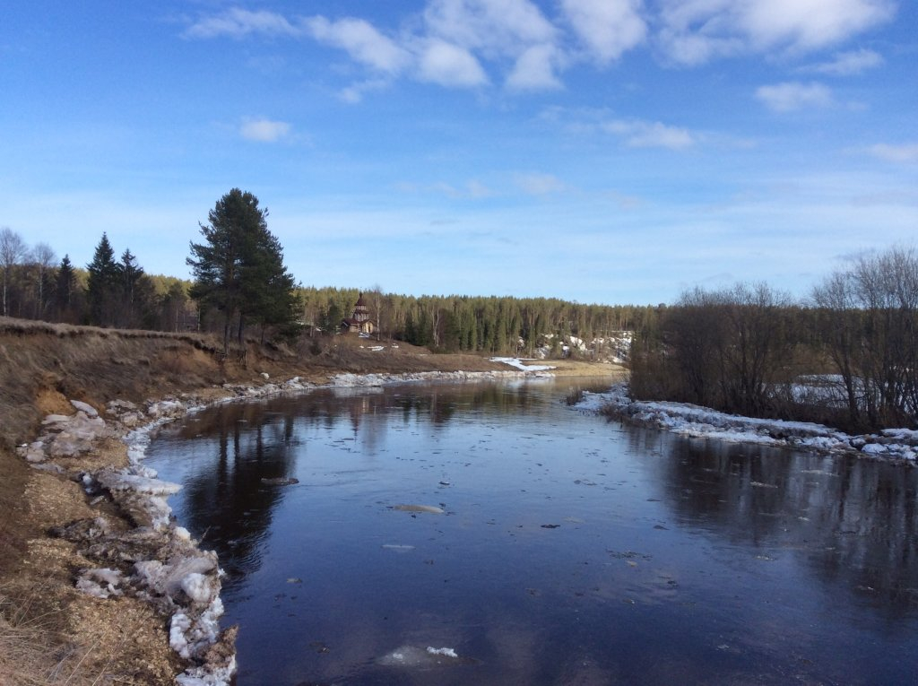 В Коми ищут рыбака, который поехал проверить сети и пропал