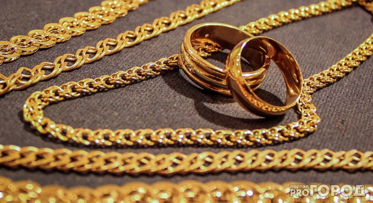 Житель Коми так хотел выпить, что обчистил собственную мать