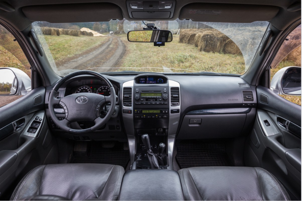 В Коми пьяного водителя «Ленд Крузера» отправили подметать улицы