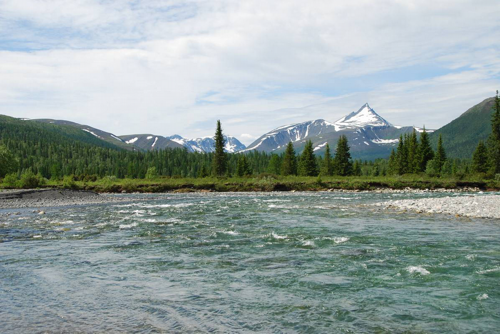 В Коми спасли жизнь пенсионеру, которому стало плохо посреди реки