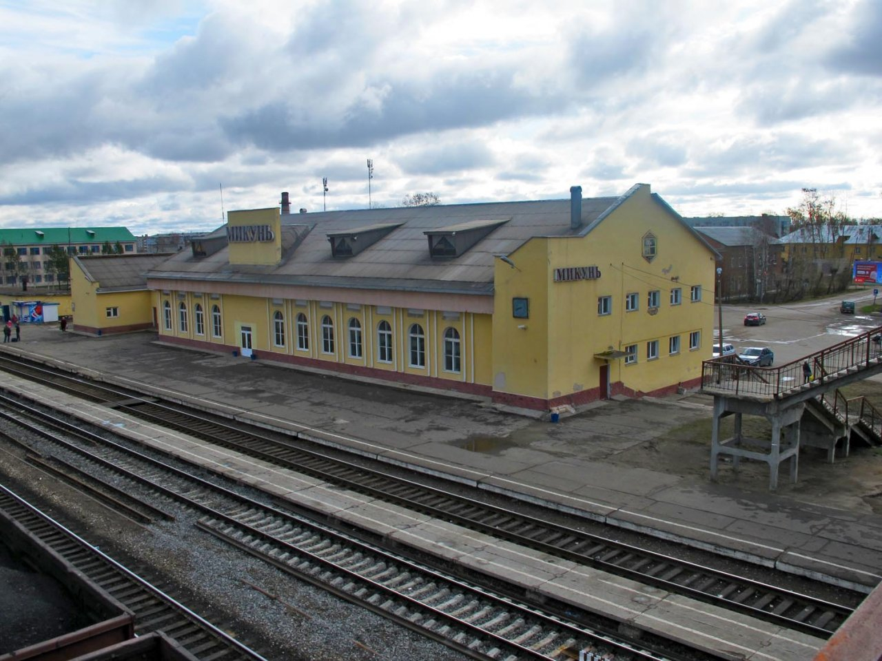 В Коми у железной дороги нашли машину с трупом человека