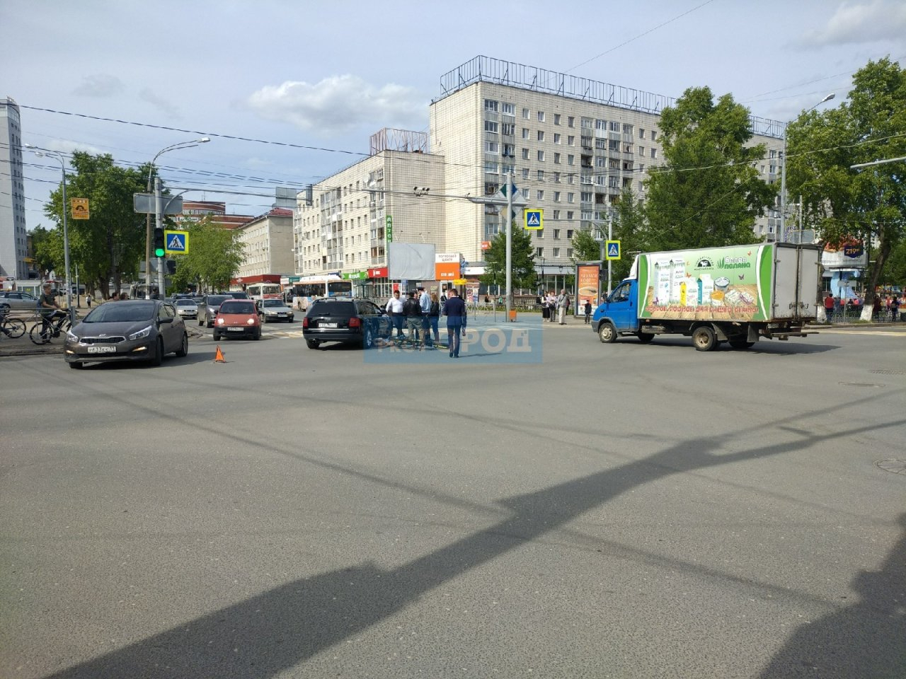 В центре Сыктывкара сбили велосипедиста, он в больнице (фото)