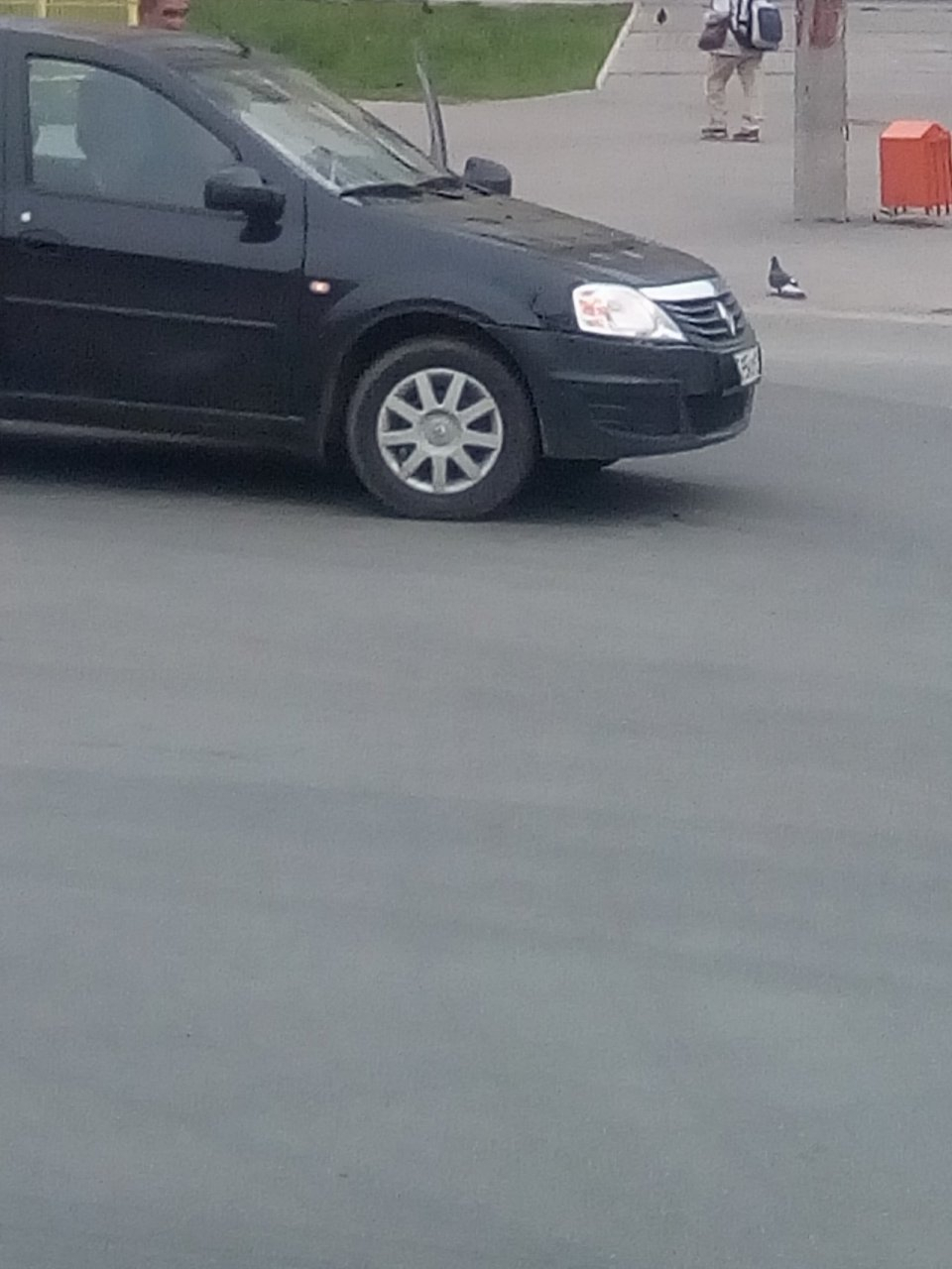 Сыктывкарка: «Мотоциклист на скорости влетел в иномарку и скрылся с места ДТП» (фото)