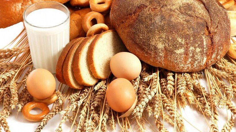 В России вместо алкоголя и сигарет стали покупать молоко и хлеб