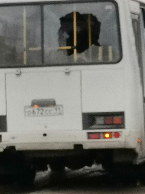 В Коми неизвестные обстреляли пассажирский автобус