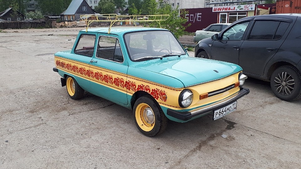 Житель Сыктывкара расписал свой «Запорожец» и прославился на весь город (фото)