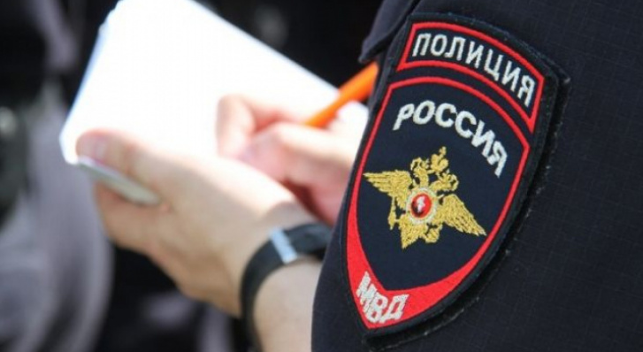 В Коми задержали безработного, который разгуливал с чужой дамской сумочкой