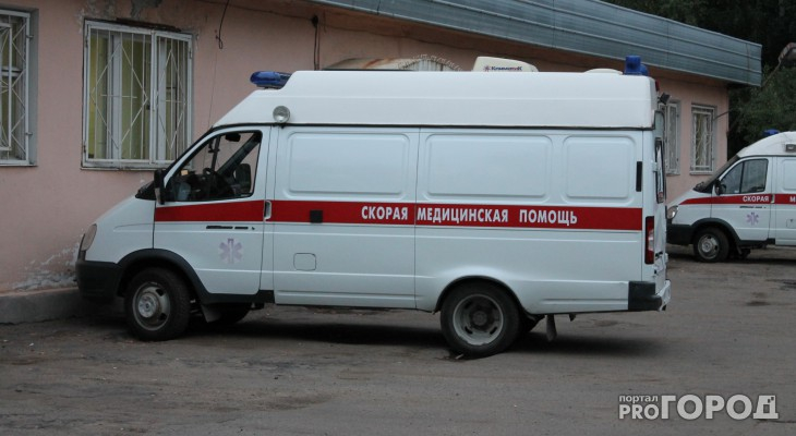 На детской площадке в Коми ребенку пробило голову