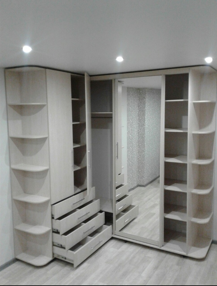 Мастер по изготовлению мебели в Сыктывкаре: «Здесь большой выбор фурнитуры!»