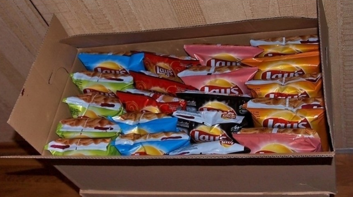 Житель Коми украл 20 пачек чипсов, чтобы устроить романтический ужин у костра