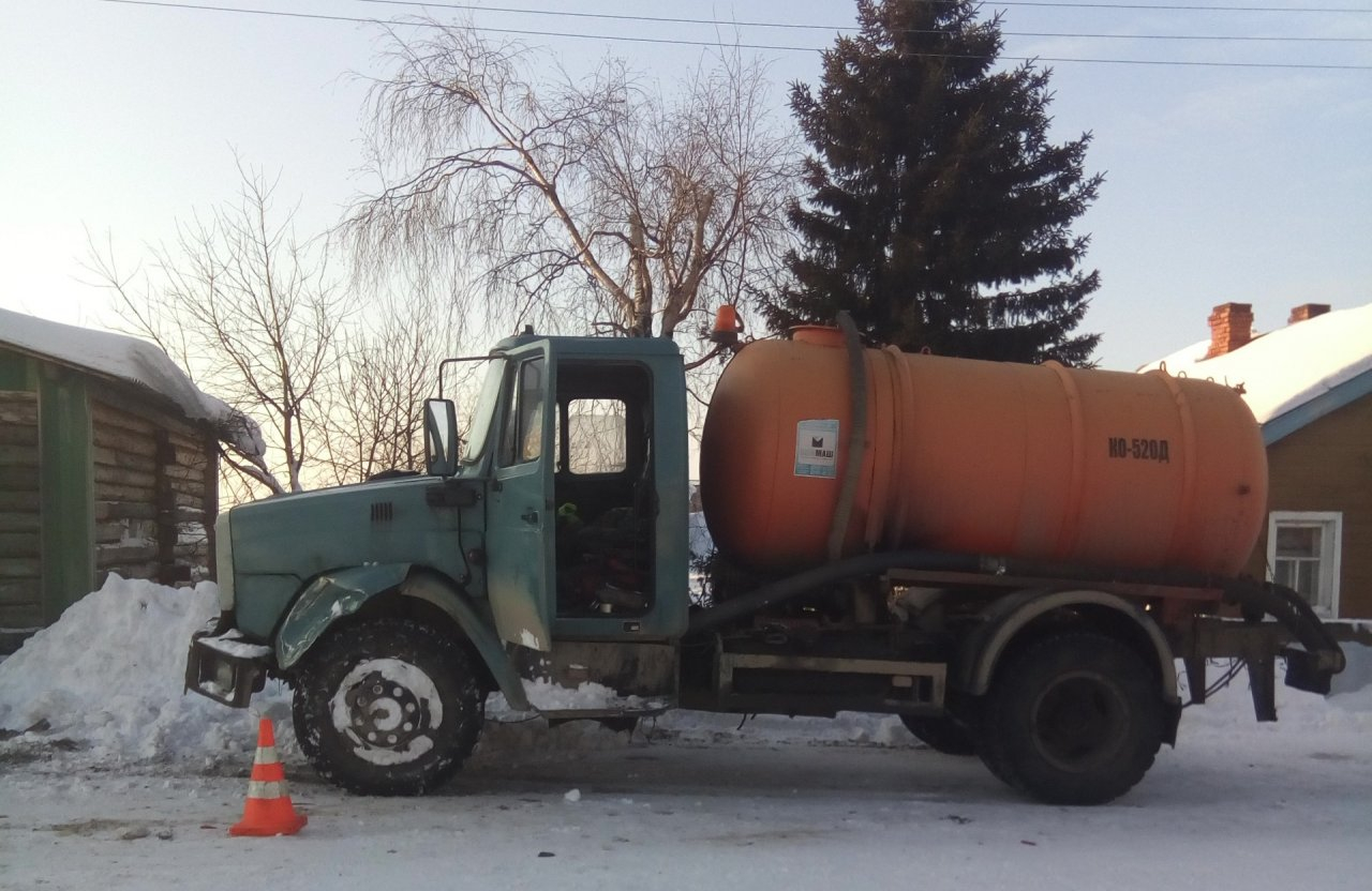 В Коми подросток попал под колеса грузовика и получил 100 тысяч рублей