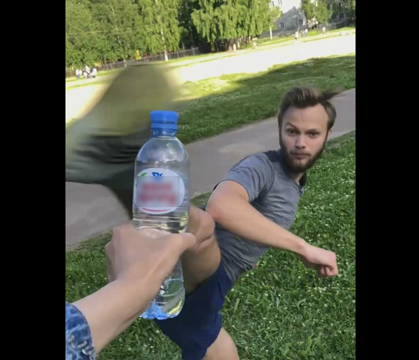 Сыктывкарец открыл бутылку ударом ноги с разворота для всемирного челленджа (видео)