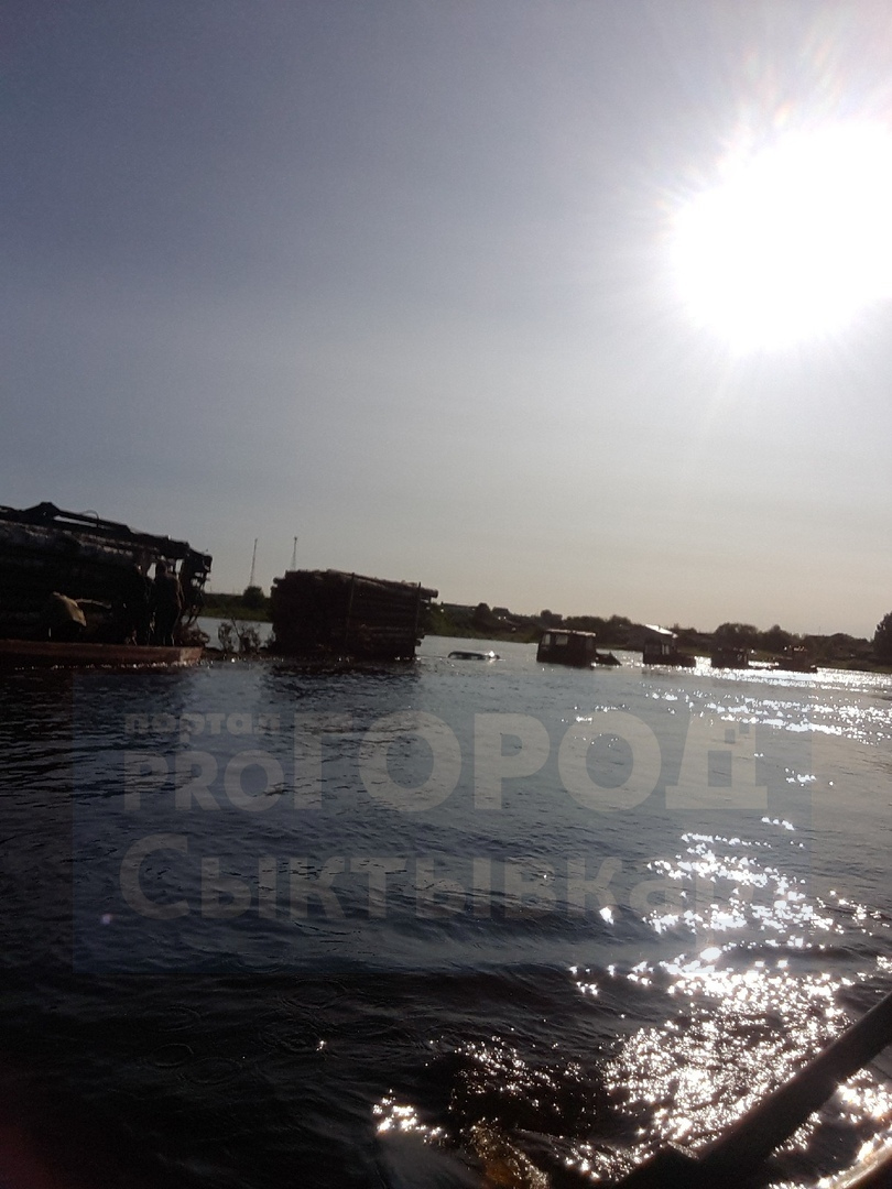 «Мост, который смог»: сыктывкарцы о переправе, которая уплыла вместе с машинами