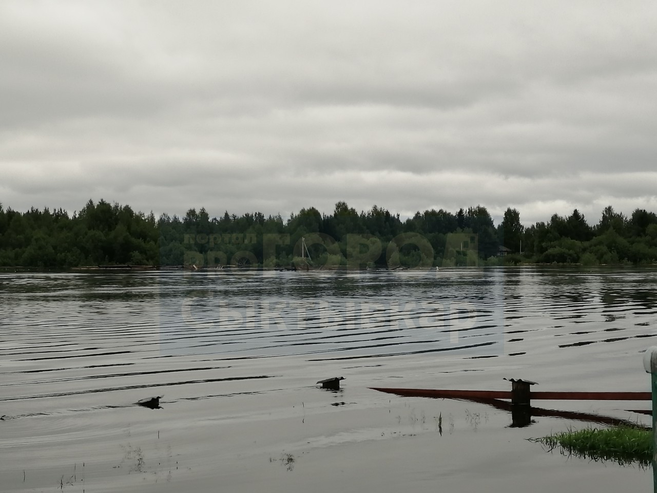 Машины, которые уплыли вместе с мостом в Коми, окончательно затонули