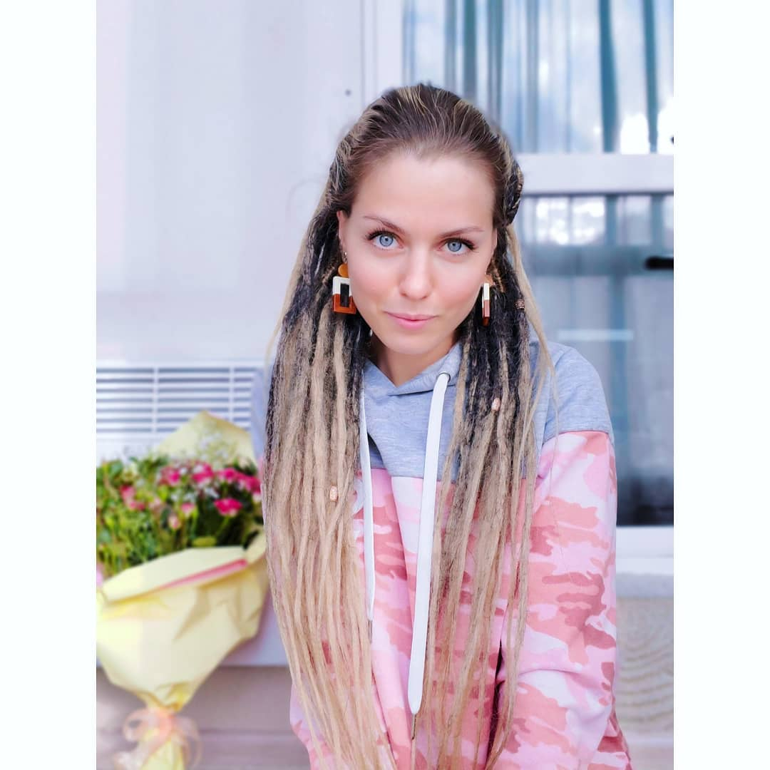 Дреды, желтые волосы и сирень в руках: 8 обворожительных сыктывкарок из Instagram