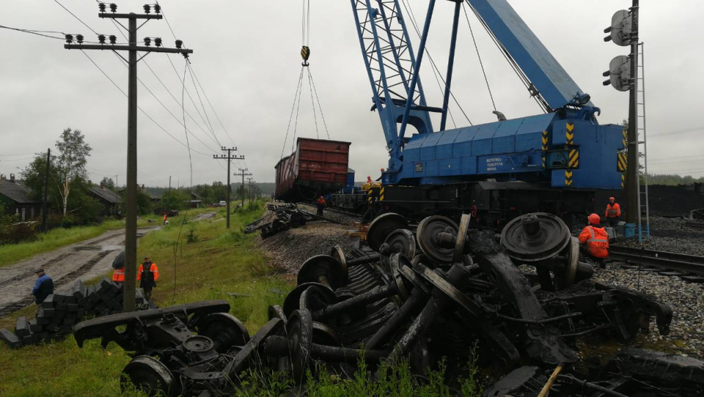 Сыктывкарцы о крушении поезда в Коми: «Скажите богу спасибо, что не пассажирский»