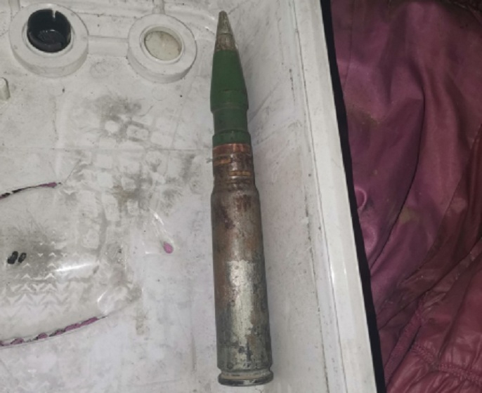 Появились фото боевого снаряда, который дети нашли в заброшенном здании в Коми