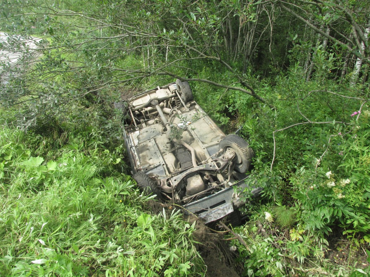 В Коми трое мужчин приняли горячительного и отправили в полет «семерку» (фото)