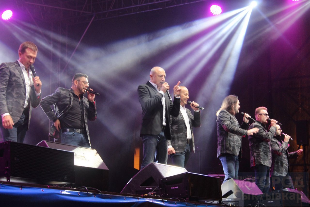 В Сыктывкаре выступил Хор Турецкого: короткий фоторепортаж