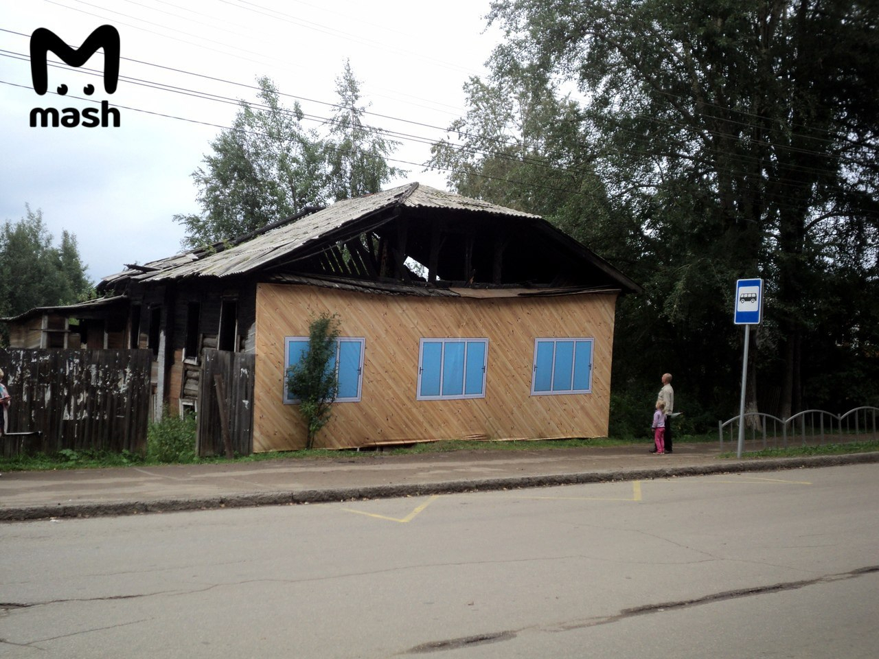 Уродливые сыктывкарские дома, которые закрыли баннерами, прославились на всю страну