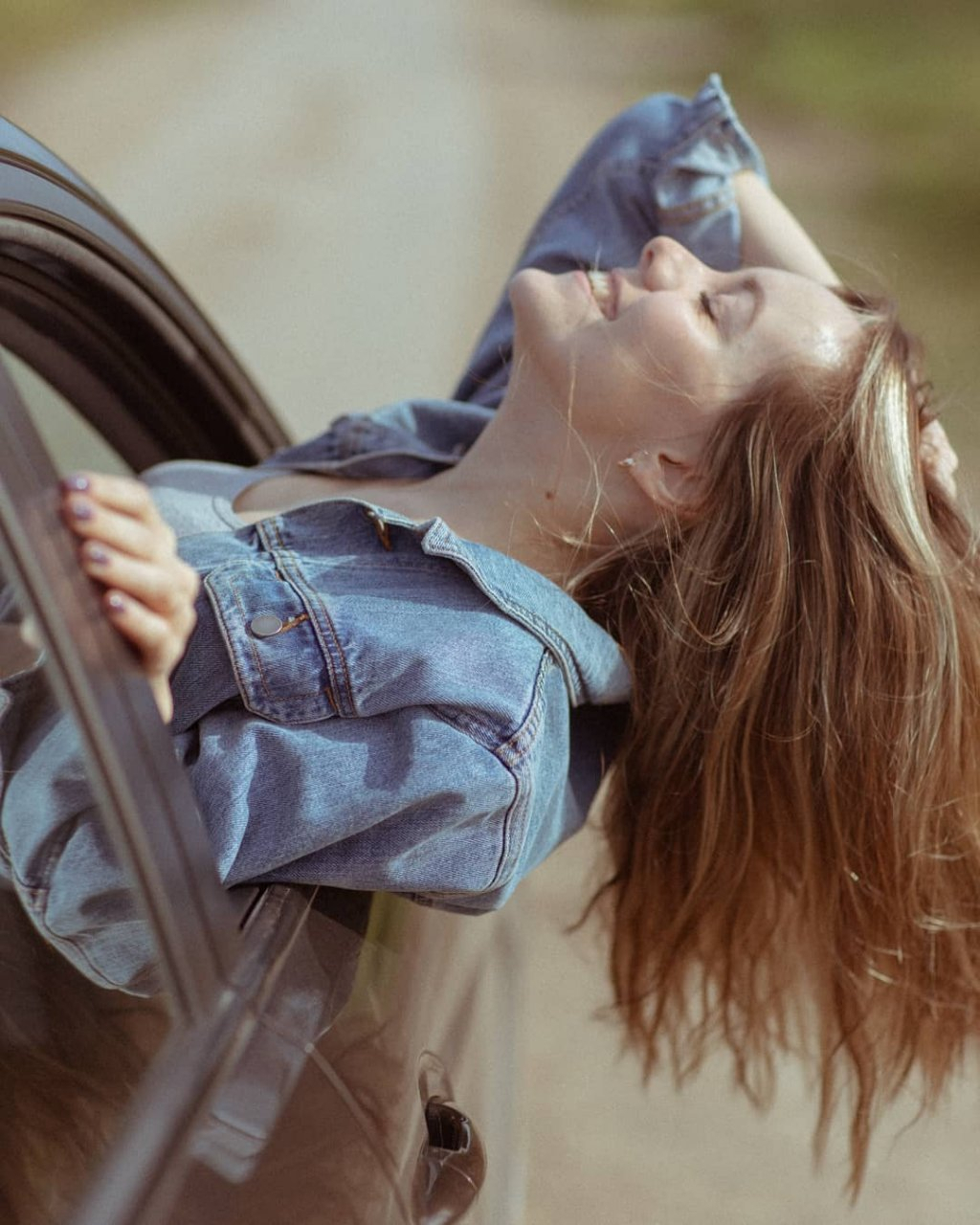 Последние дни лета, яркая помада и гадание на ромашках: 7 ярких фото сыктывкарок из Instagram