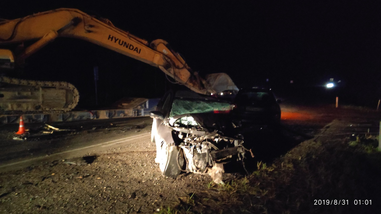 В Коми на трассе столкнулись «Хендэ» и грузовик, погибла женщина