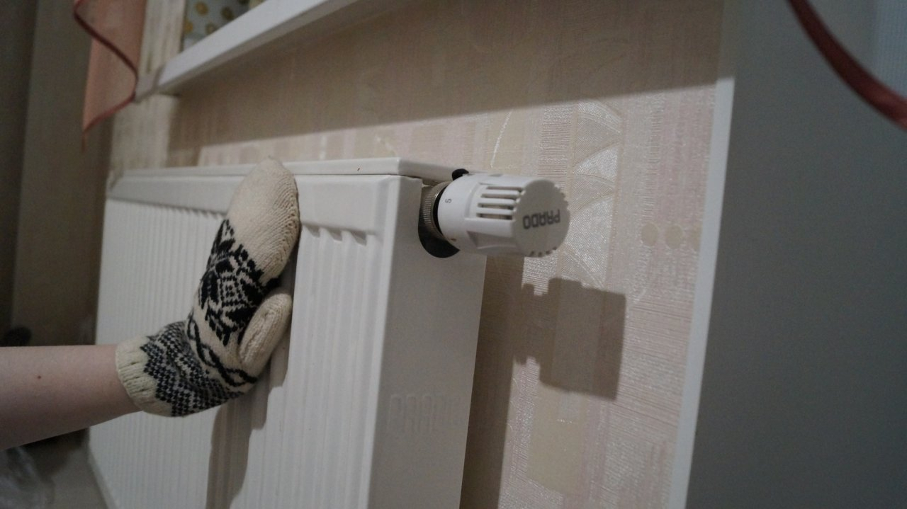 «Спим в теплых носках»: сыктывкарцы замерзают в своих квартирах