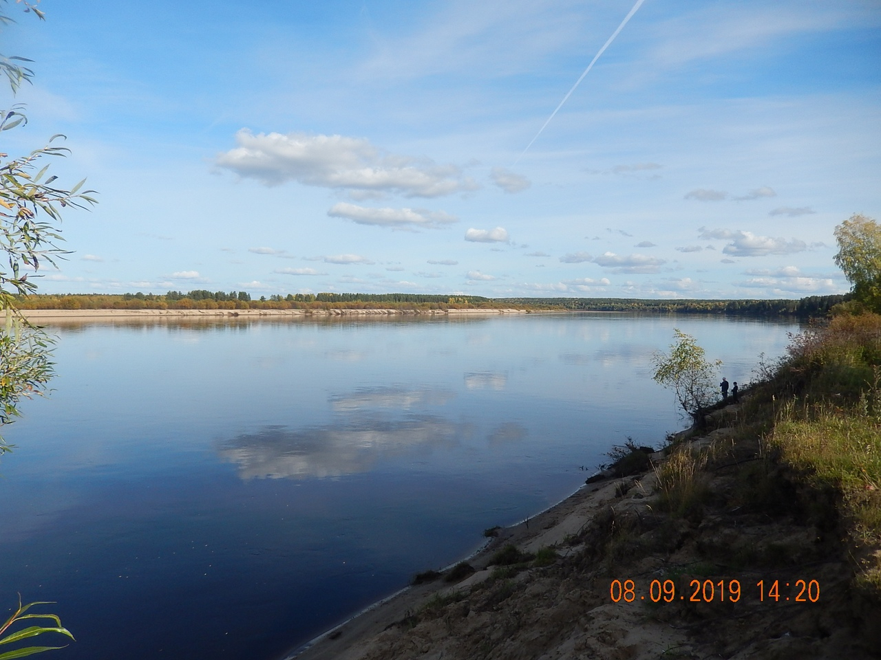 Фото дня в Сыктывкаре: речная гладь под сентябрьским солнцем