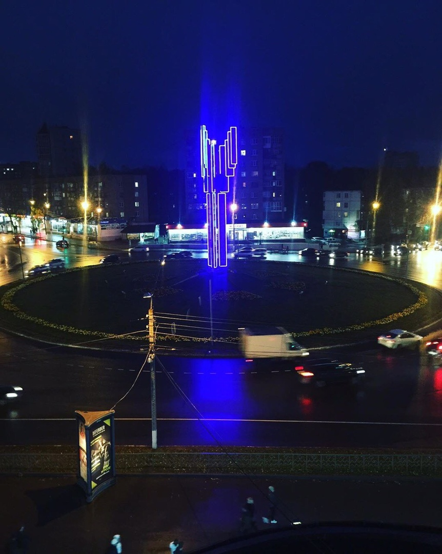 На сыктывкарской стеле зажгли неоновые огни за полтора миллиона рублей