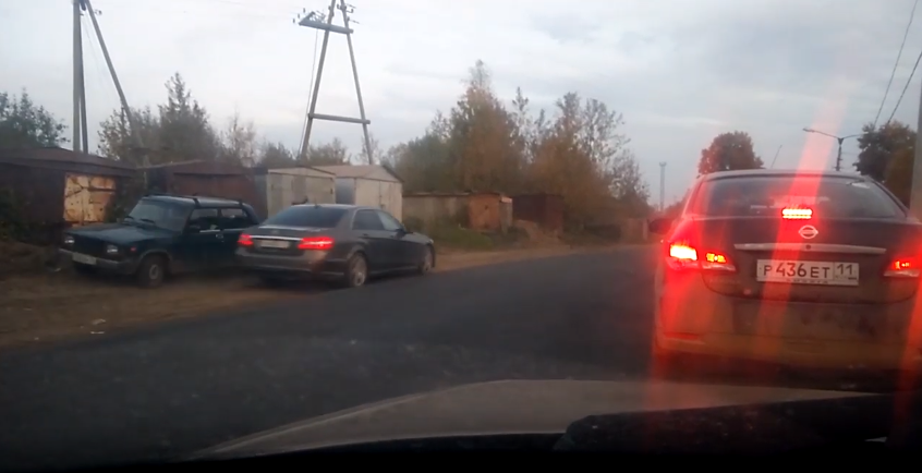 Сыктывкарцы толпами гоняют по обочине из-за огромной пробки (видео)