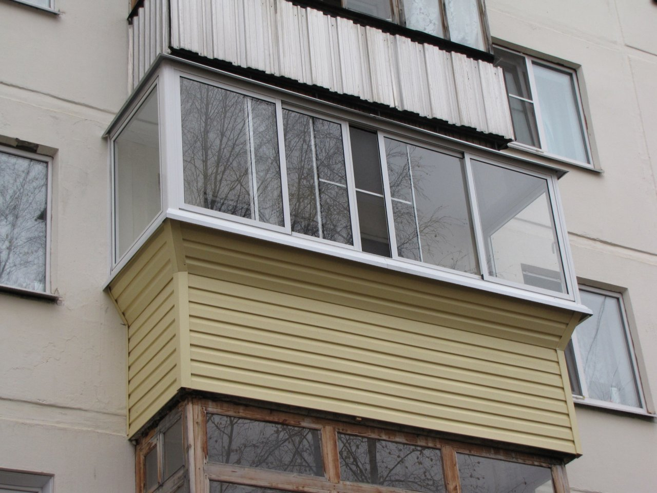 В Коми спасали молодых мам, которых дети заперли на холодном балконе