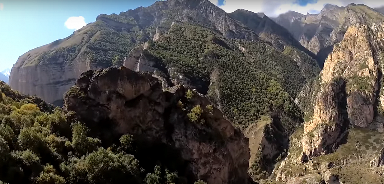 Момент падения параплана, в котором погиб мужчина из Коми, попал на камеру