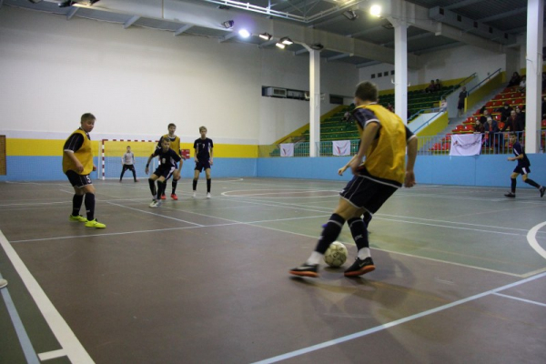 На главном стадионе в Сыктывкаре схлестнутся дворовые футболисты