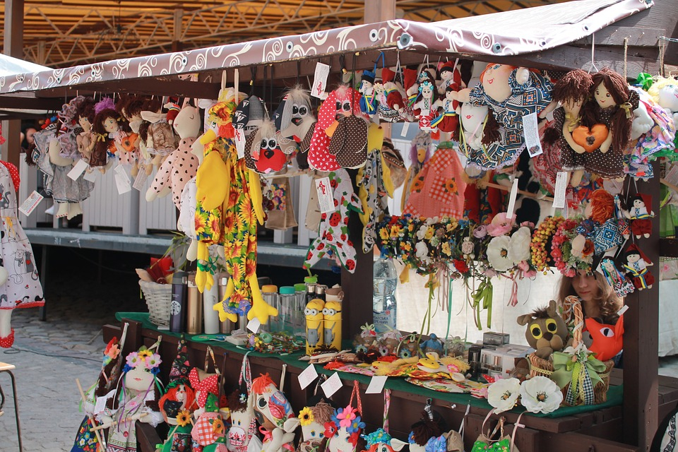 В России полностью запретят уличную торговлю мигрантов