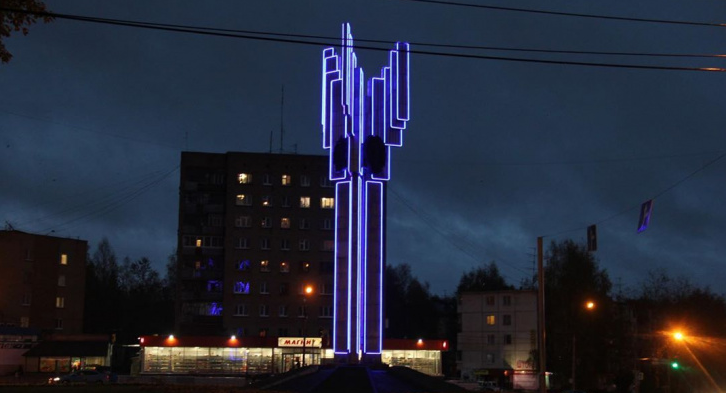 Подсветка, которая погасла на сыктывкарской стеле, «засветилась» на федеральном телеканале