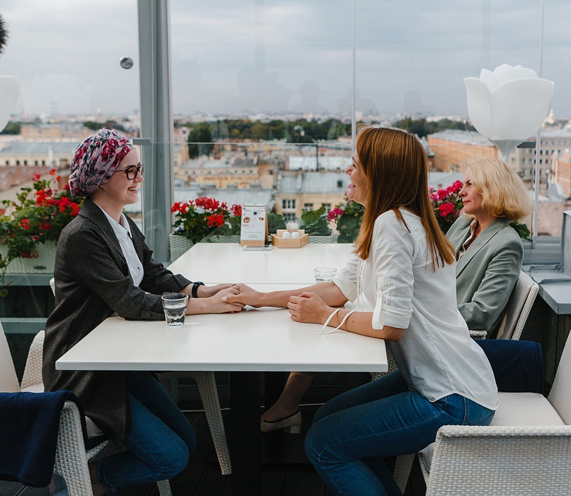 Сирота из Сыктывкара победила рак и встретилась со своим донором спустя два года