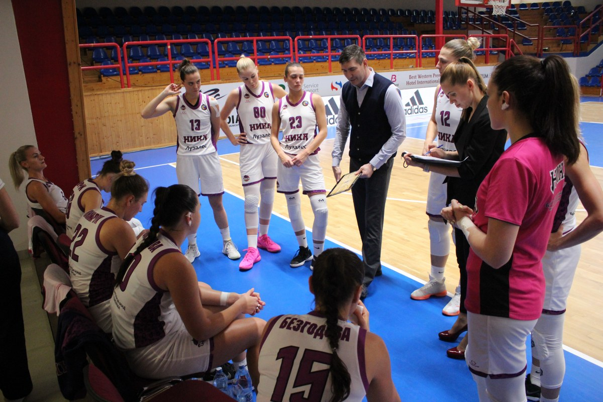 Сыктывкарские баскетболистки одержали первую победу в новом сезоне Суперлиги