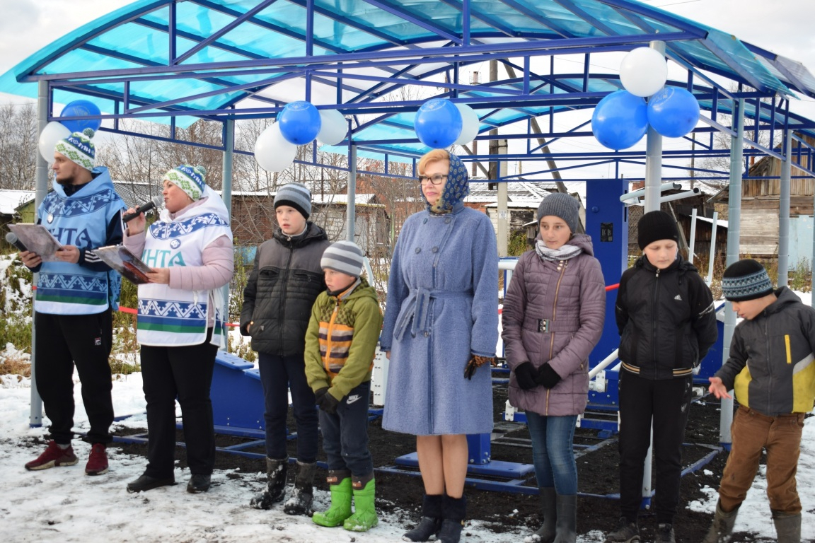 В Коми торжественно перерезали ленточку на спортивной площадке (видео)