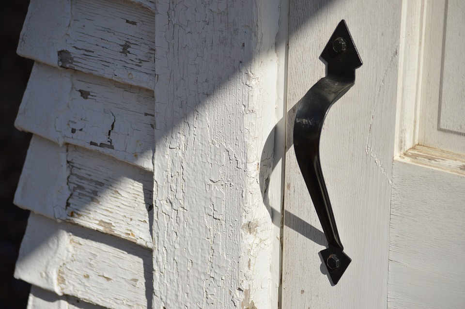 В Коми грабители украли дверь от квартиры